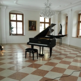 Bild: Zum Videodreh auf Schloss Proschwitz
